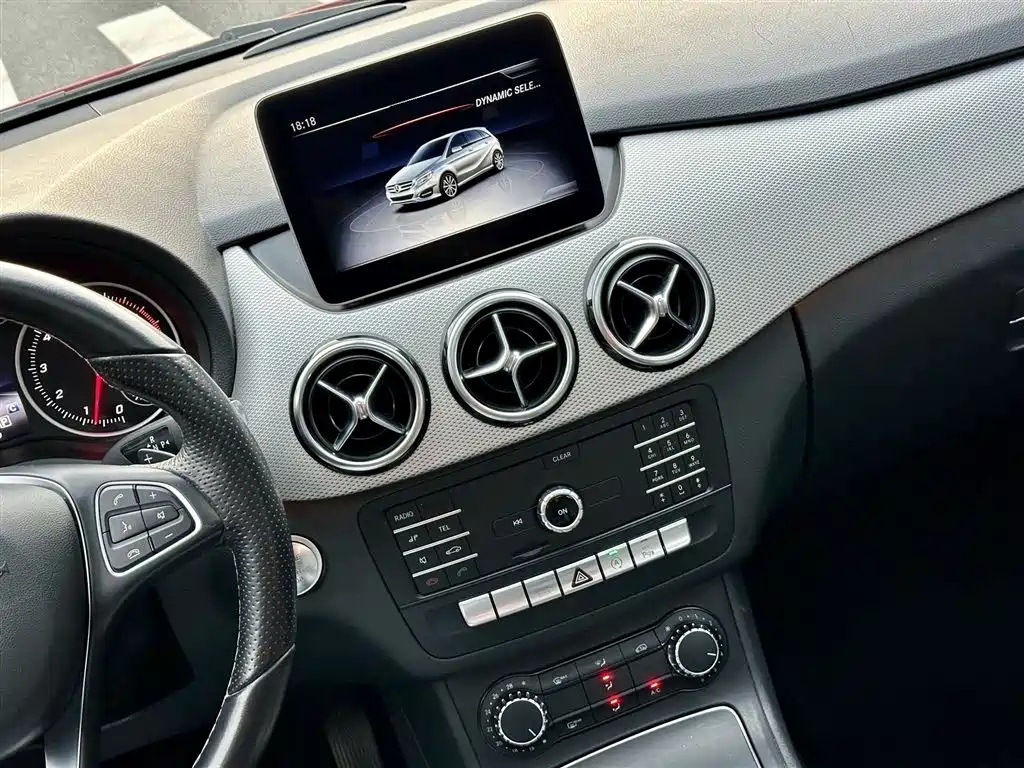 Mercedes-Benz B-Class 2019 B 200 Fashion фото 6
