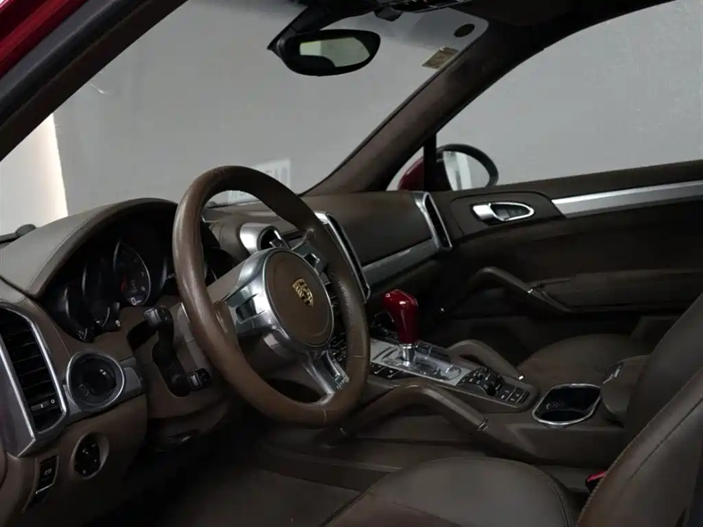 Porsche Cayenne 2012 Cayenne GTS 4.8L фото 10