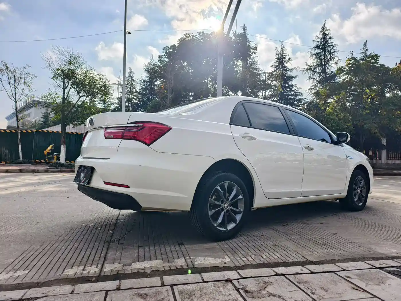 BYD Qin 2019 1.5L Manual Luxury Edition фото 6