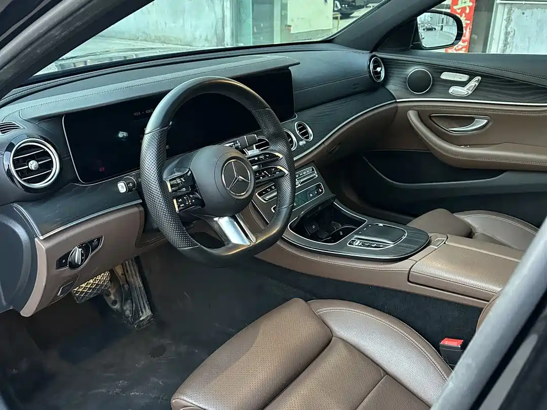 Mercedes-Benz E-Class 2022 E 300 L Sport Fashion фото 4