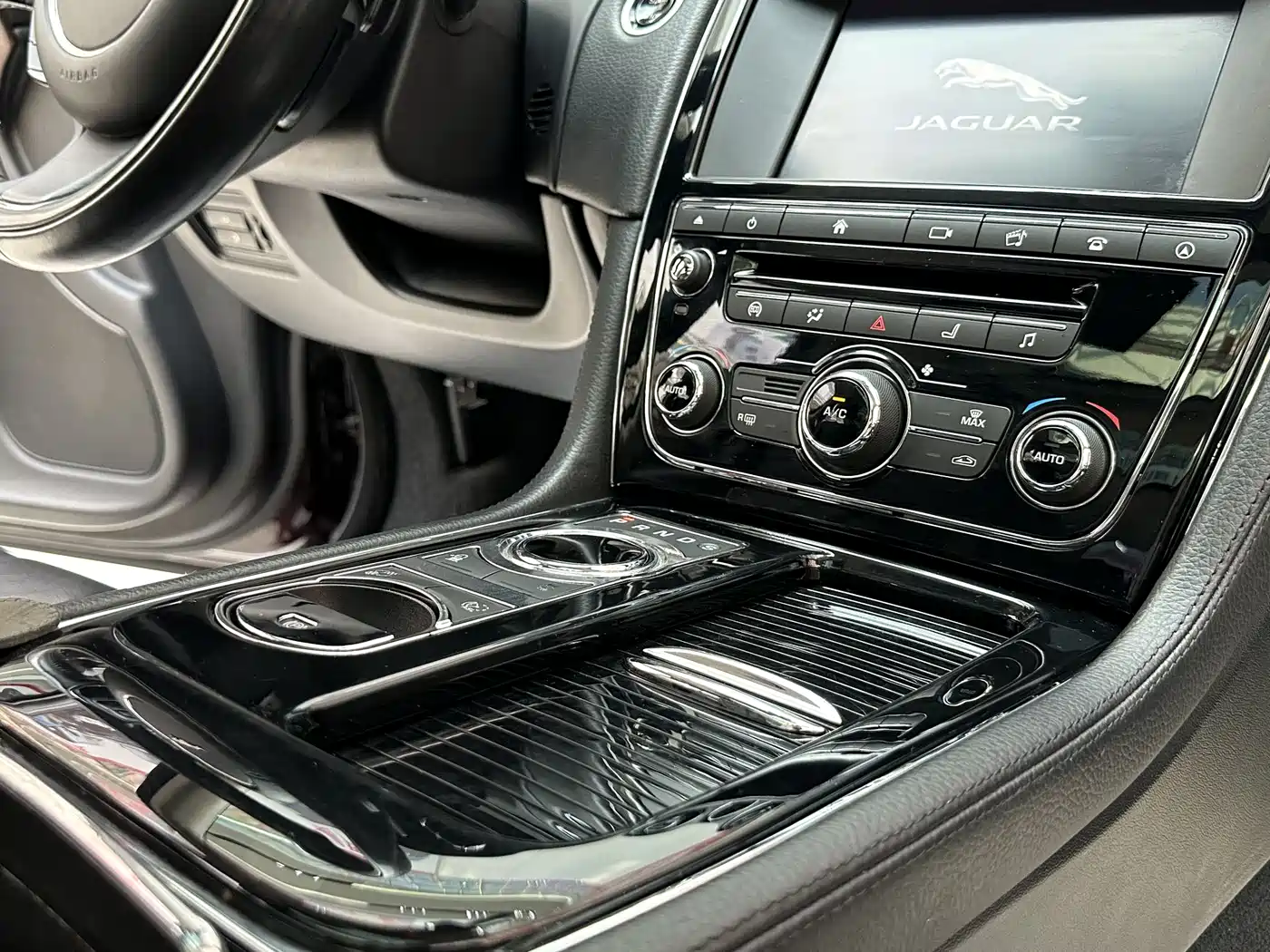 Jaguar XJ 2018 2016 XJL 3.0 SC 2WD Elegance Business Edition
