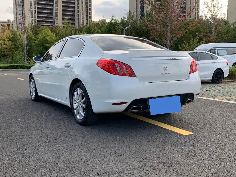 Peugeot 508 2011 2.3L Automatic Luxury Edition фото 5