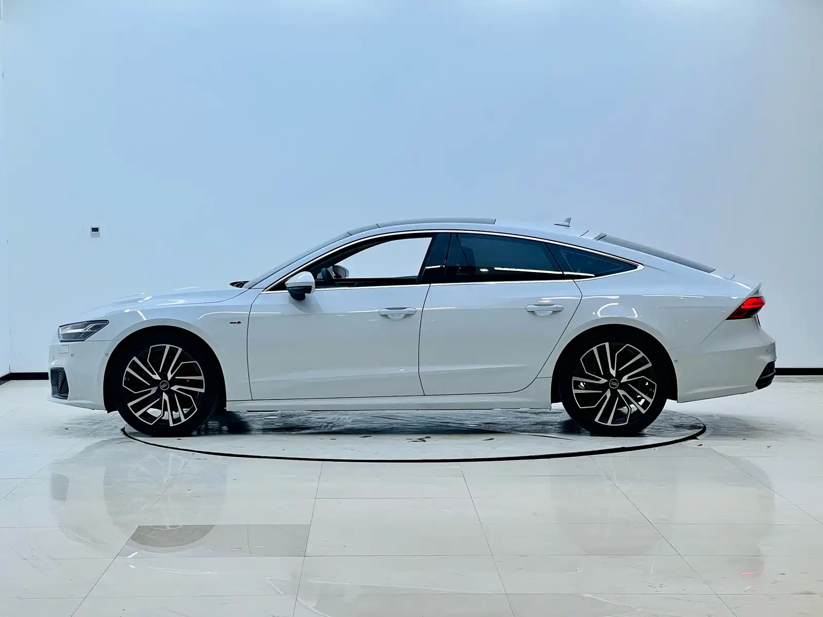 Фото 3 - Audi A7