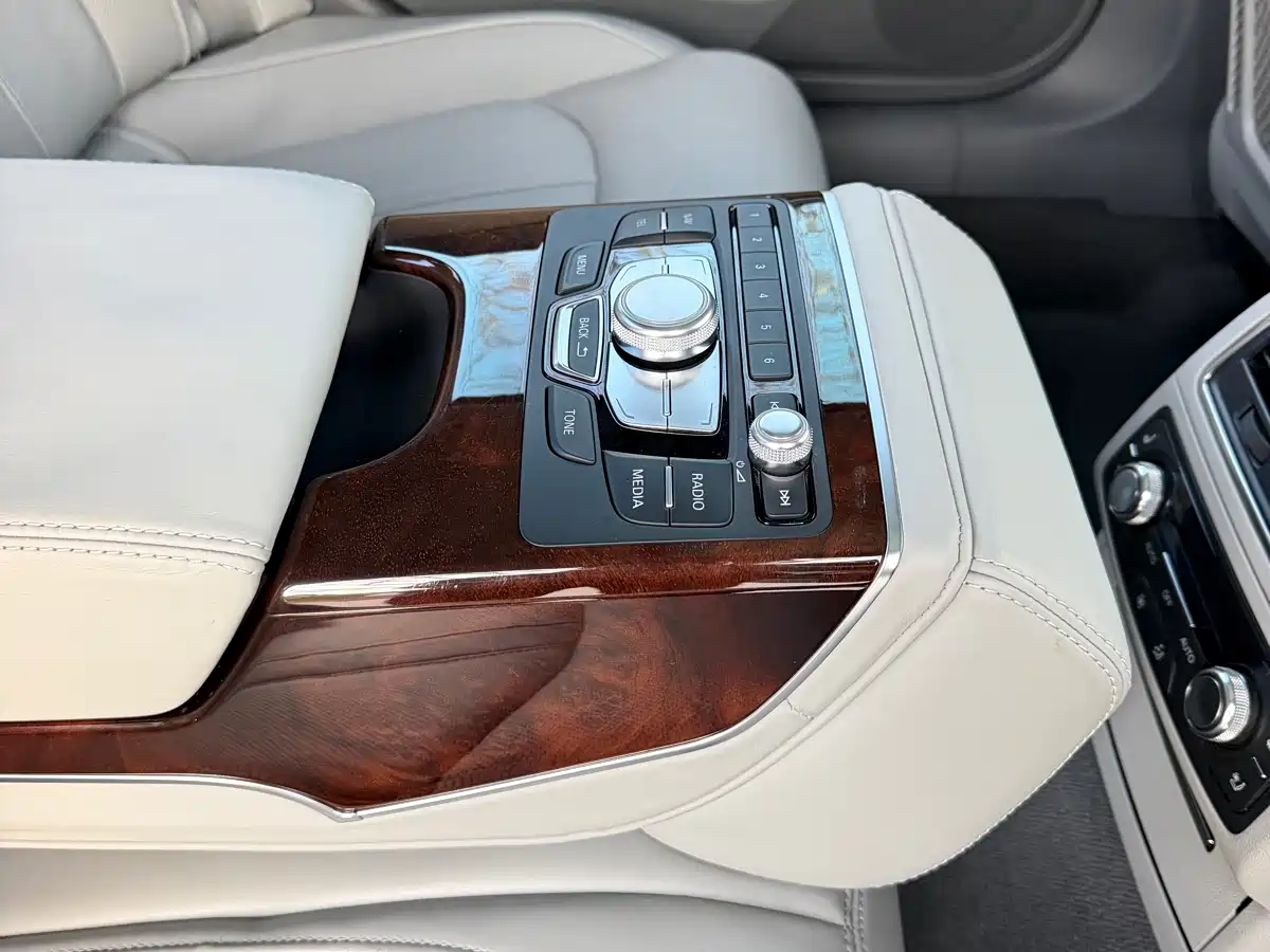 Audi A6L 2014 35 FSI Comfort фото 12