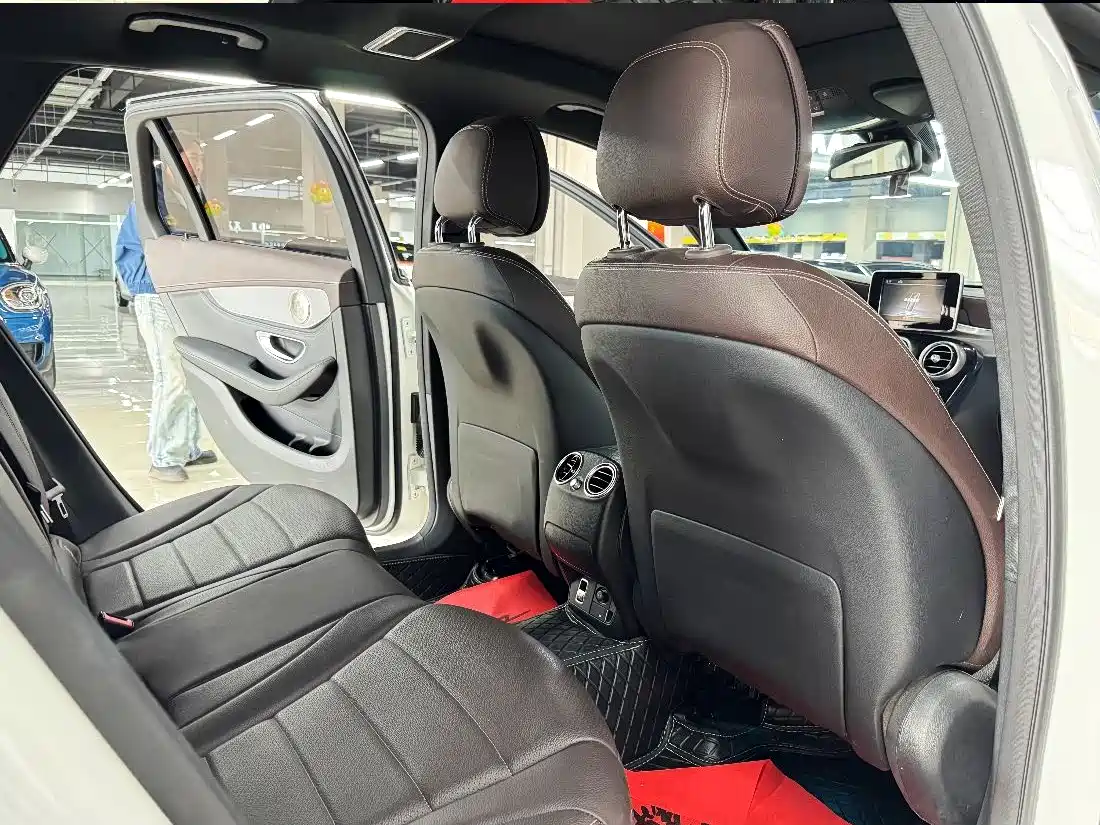 Mercedes-Benz GLC 2019 Model GLC 200 L 4MATIC фото 3
