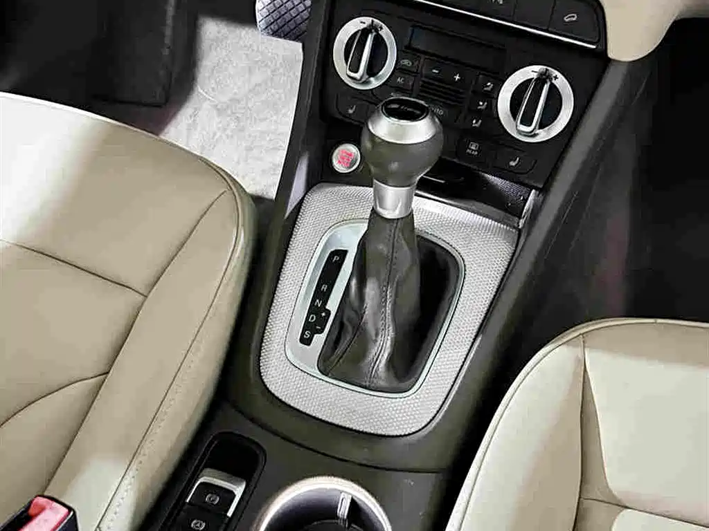 Audi Q3 2013 2013 40 TFSI quattro Luxury Model