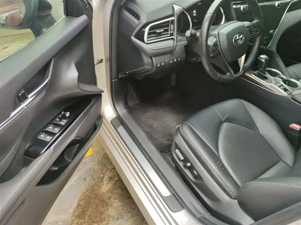 Toyota Camry 2019 2.5G Luxury Edition China VI фото 16