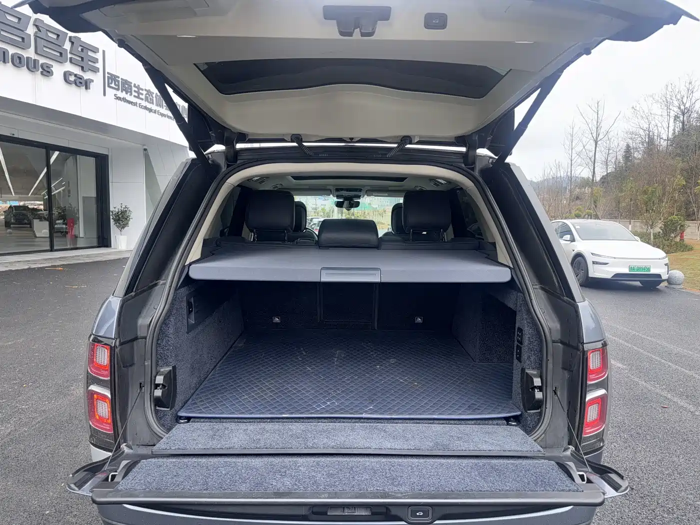Land Rover Range Rover 2020 3.0 L6 Heritage Edition фото 10