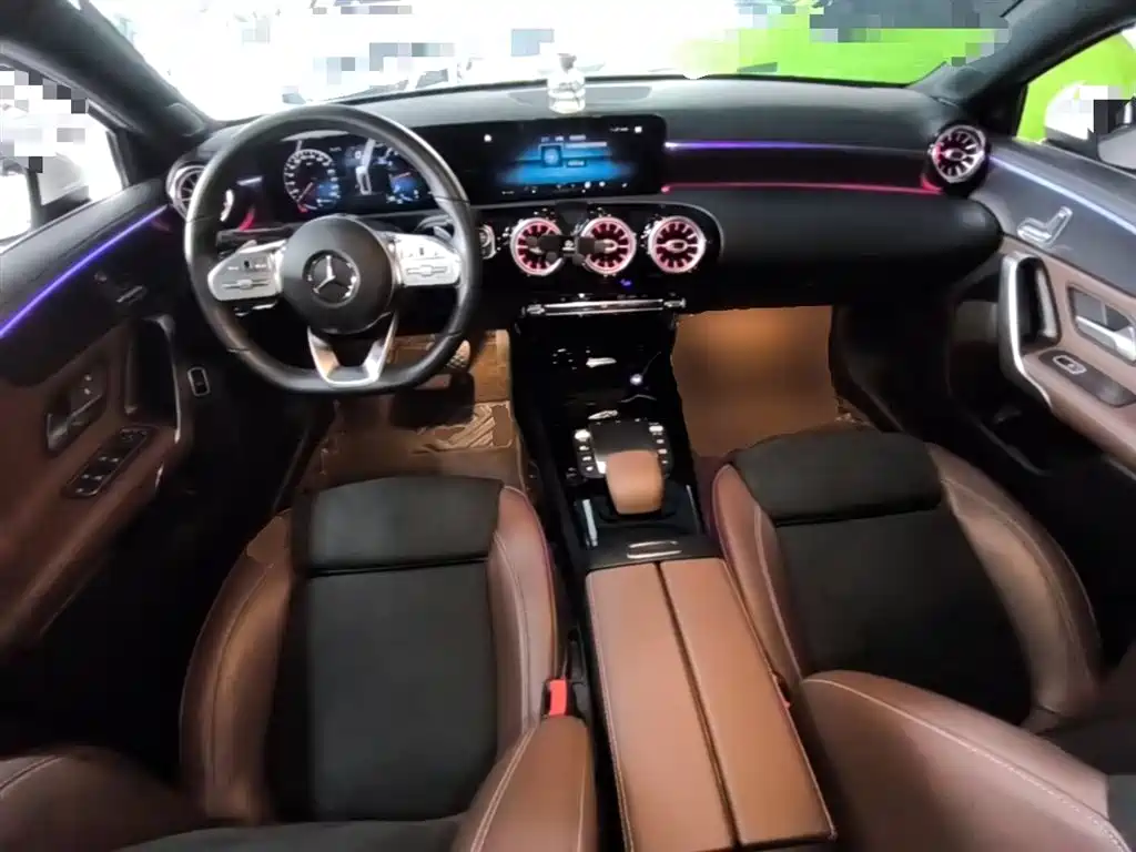 Mercedes-Benz A-Class 2021 A 200 L Sport Sedan Fashion Edition фото 10