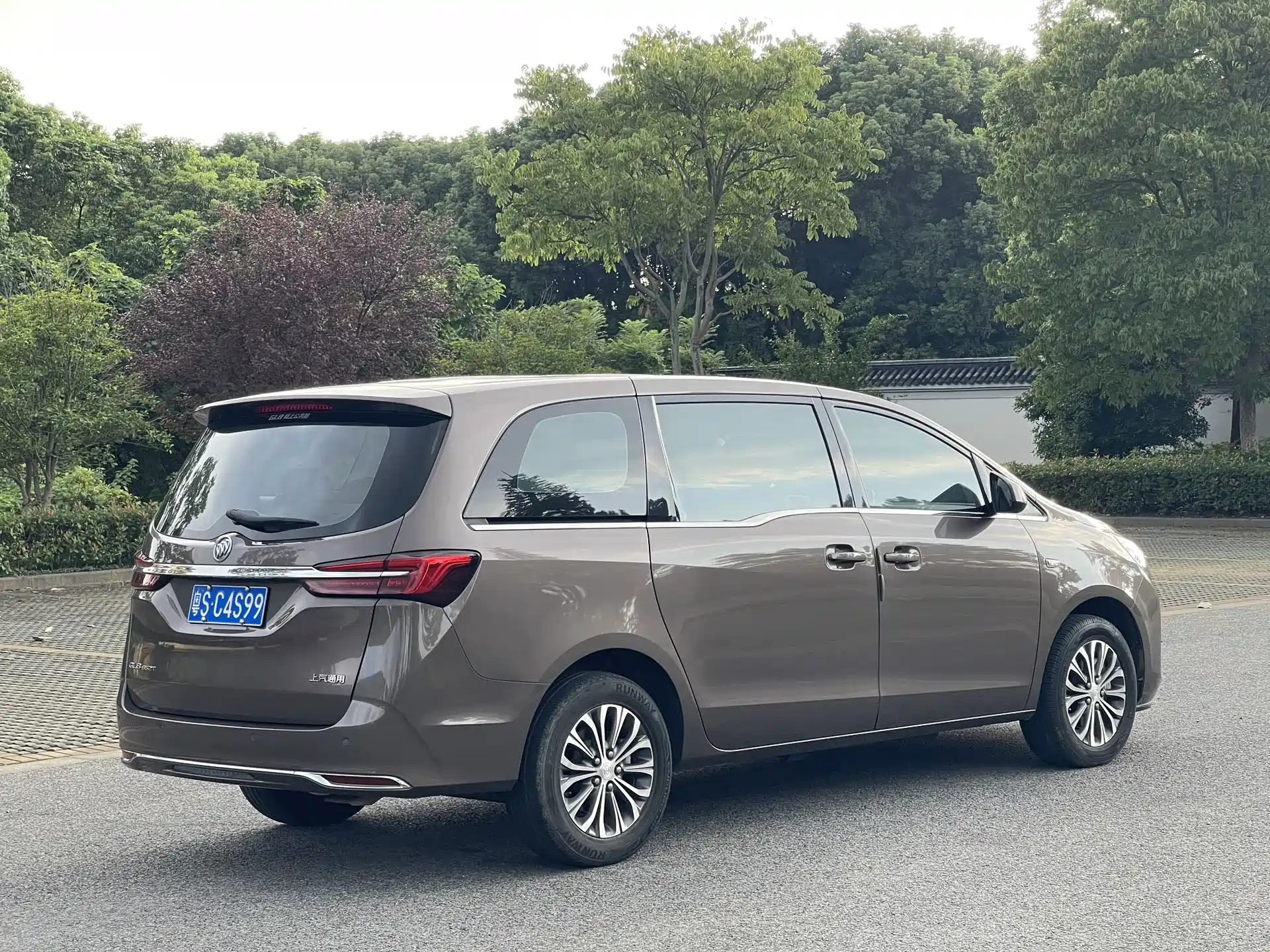 Фото 12 - Buick GL8