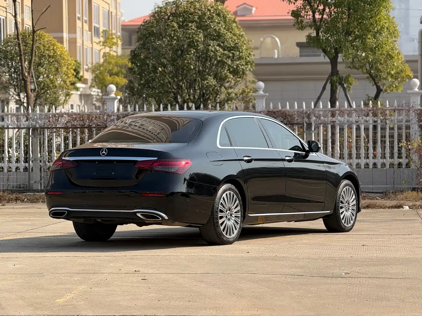 Mercedes-Benz E-Class 2023 E 300 L Luxury фото 12