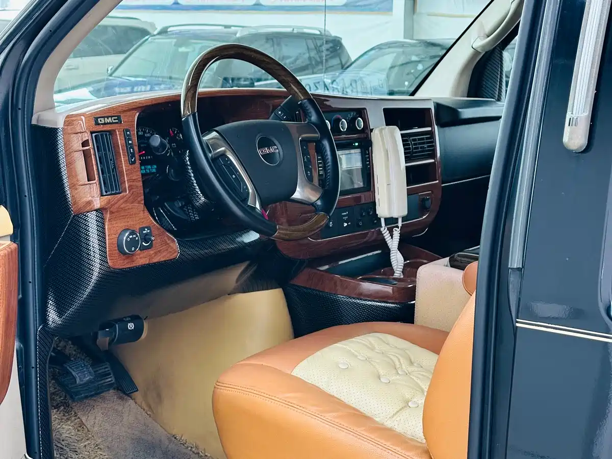 GMC Savana 2012 2011 6.0L Business Star 10-seater
