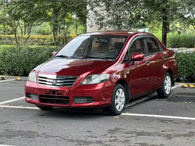 Everus Everus S1 2011 1.3L Manual Comfort