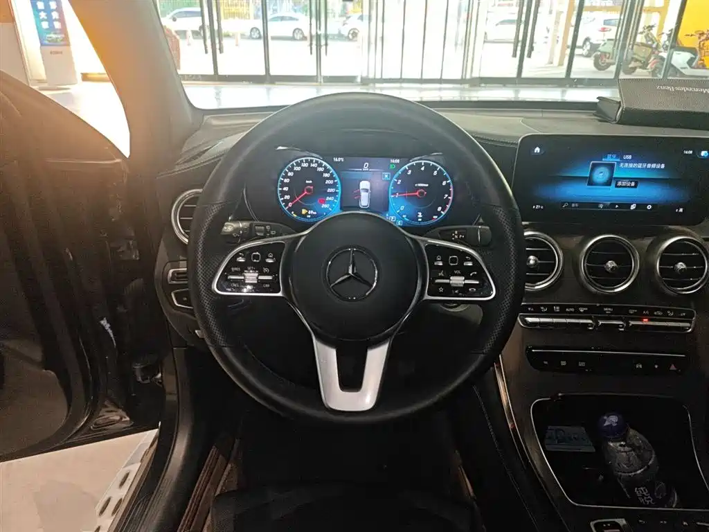 Mercedes-Benz GLC 2020 Facelift GLC 300 L 4MATIC Dynamic фото 3