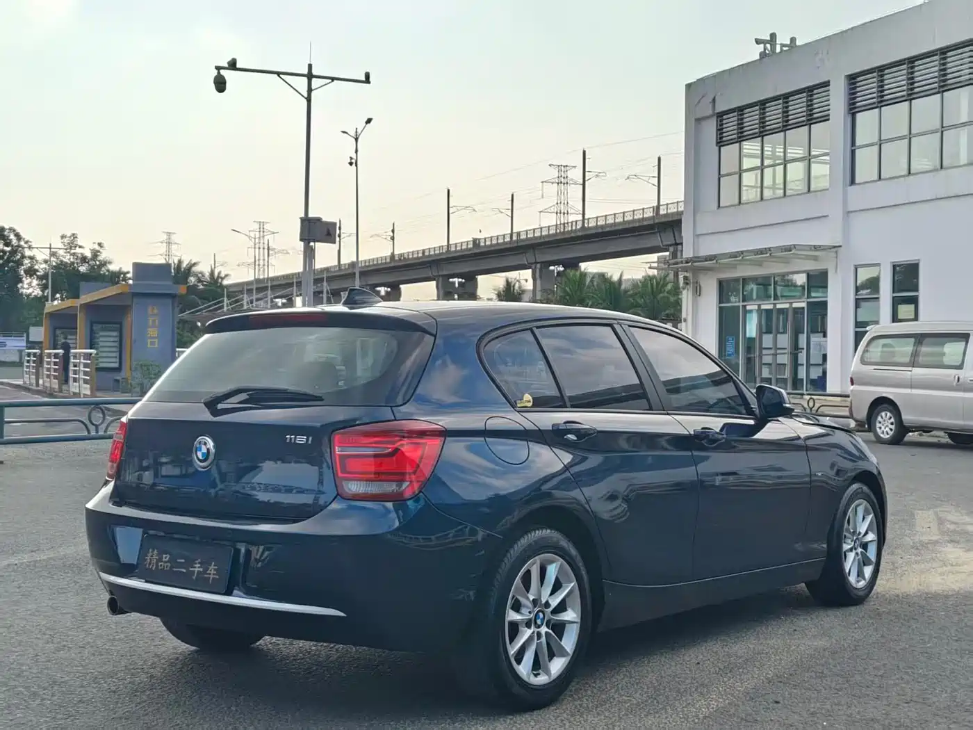BMW 1 Series (Import) 2013 Facelift 116i Urban Model фото 9