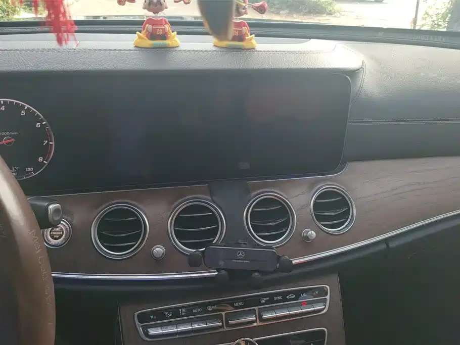 Mercedes-Benz E-Class 2018 Facelift E 200 L фото 13