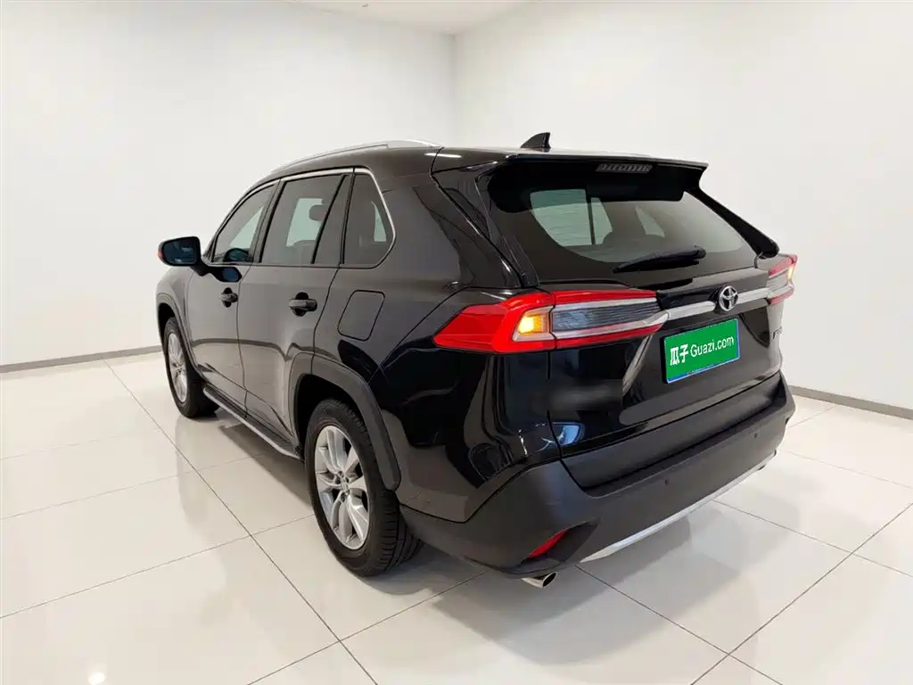 Toyota Wildlander 2022 2.0L CVT FWD Luxury PLUS Edition фото 5