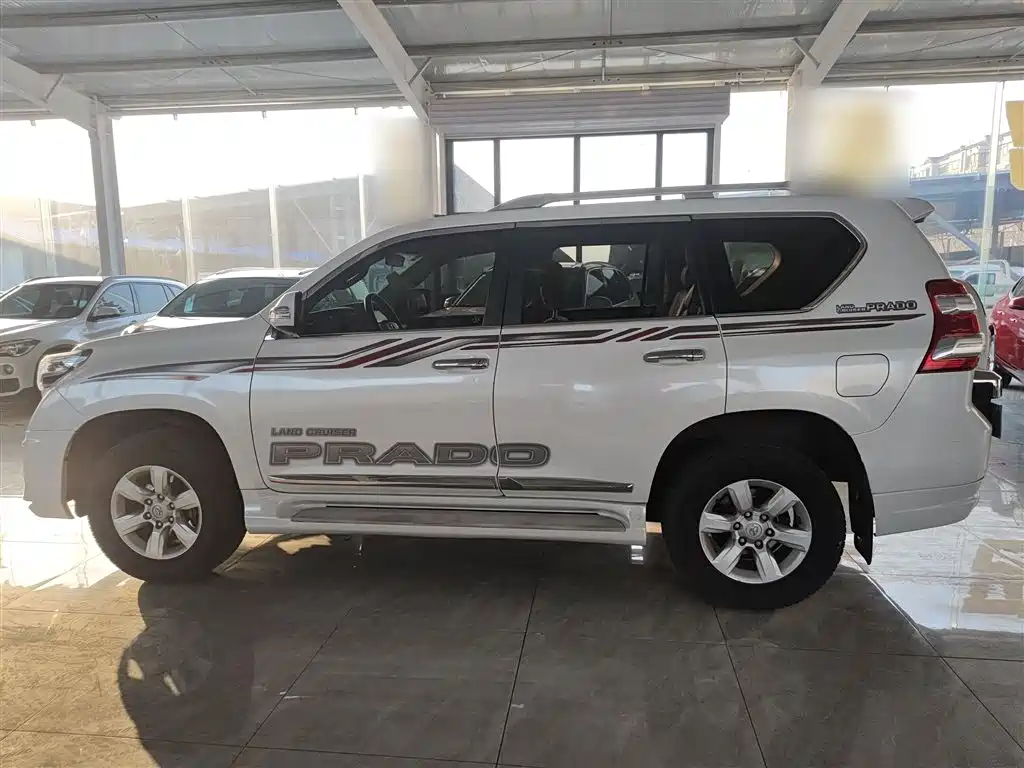 Toyota Prado (Import) 2014 2.7L Automatic Luxury фото 5