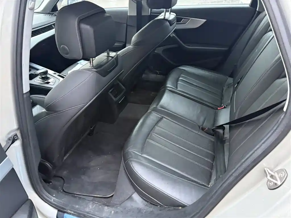 Audi A4L 2022 40 TFSI Fashion Dynamic фото 16
