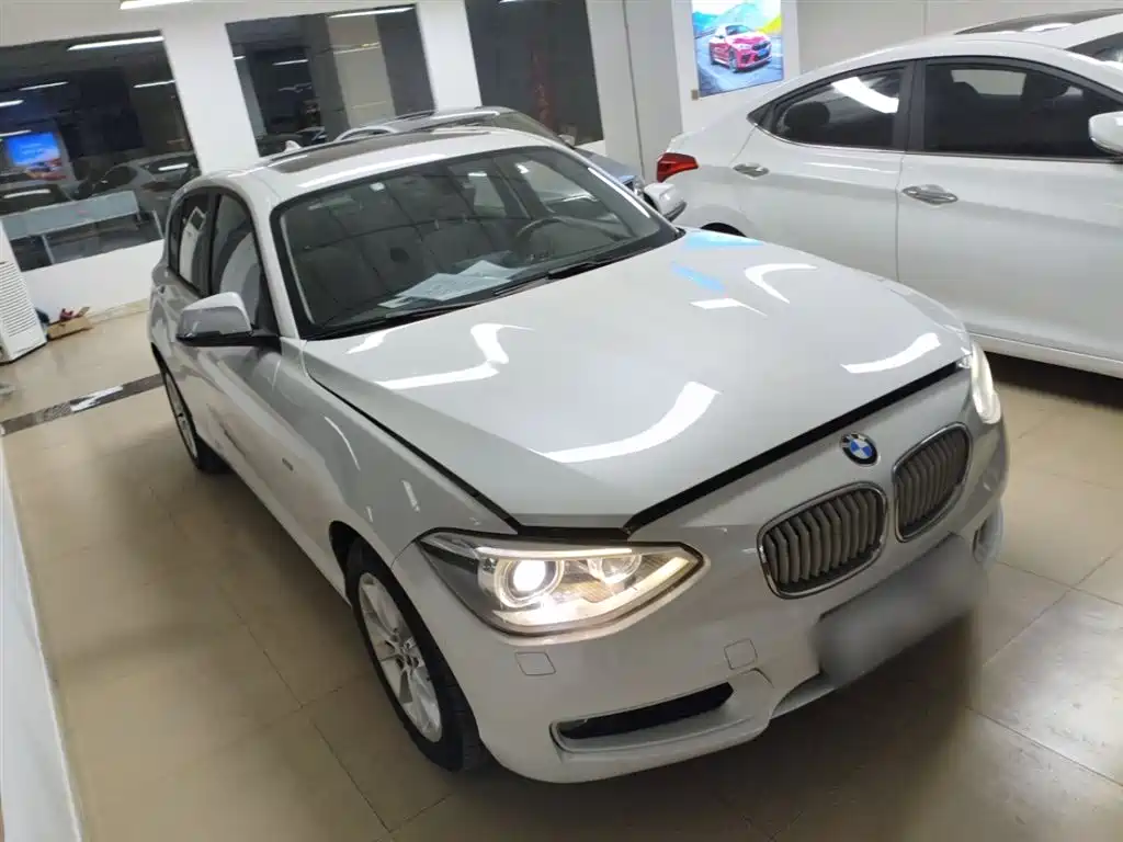 BMW 1 Series (Import) 2013 Facelift 116i Urban Model фото 4
