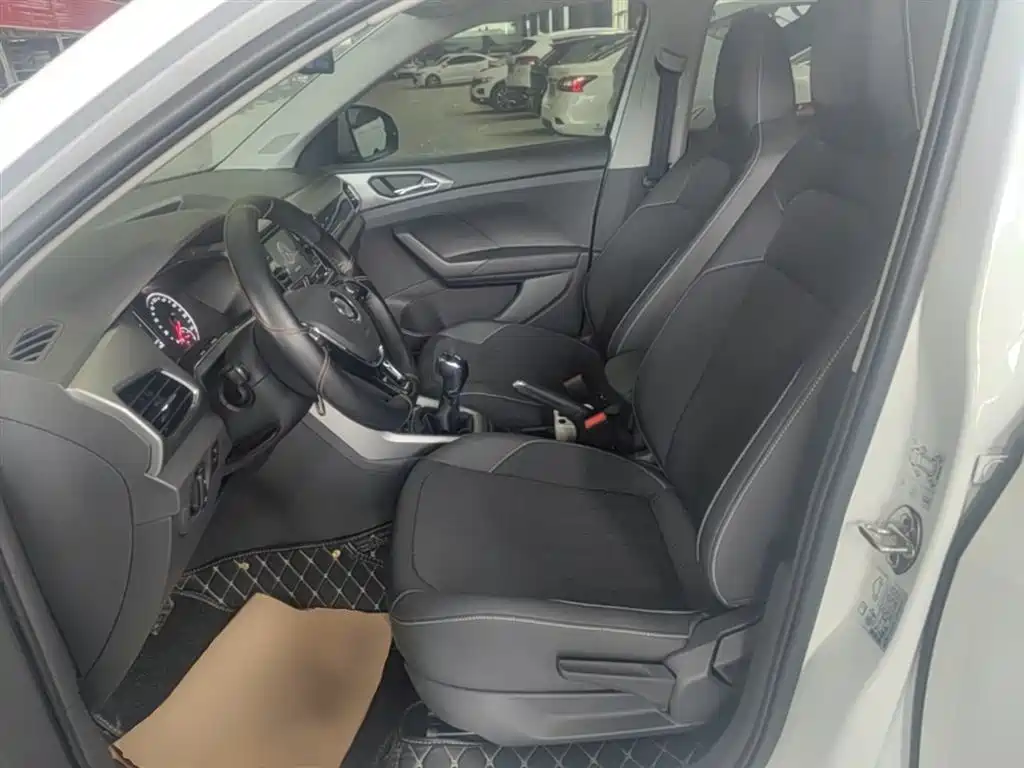 Volkswagen T-Cross 2019 1.5L Automatic Comfort Edition фото 15