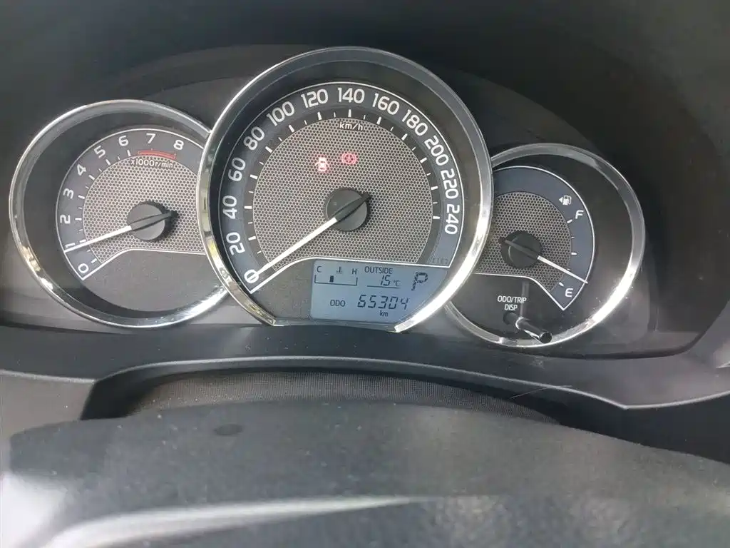 Toyota Corolla 2014 1.6L CVT GL фото 9