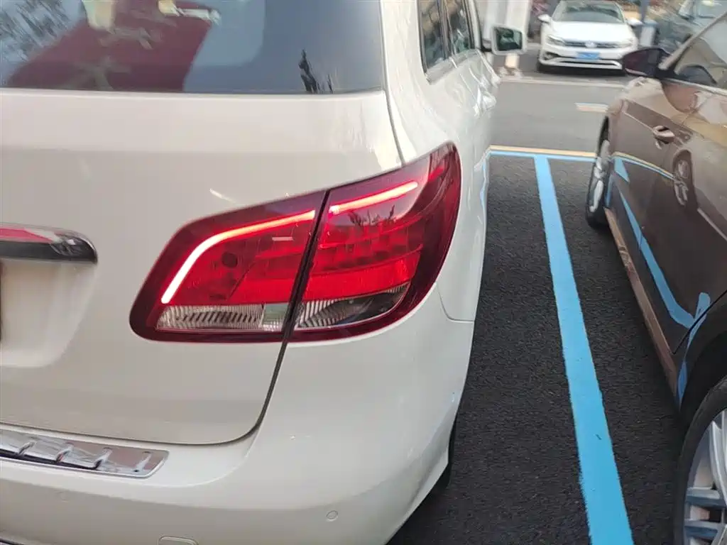 Mercedes-Benz B-Class 2015 B 200 Dynamic фото 8
