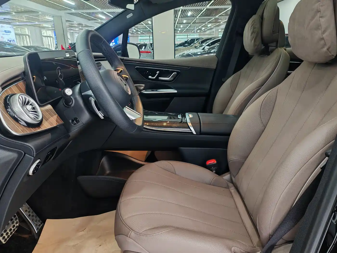 MERCEDES-BENZ EQE SUV