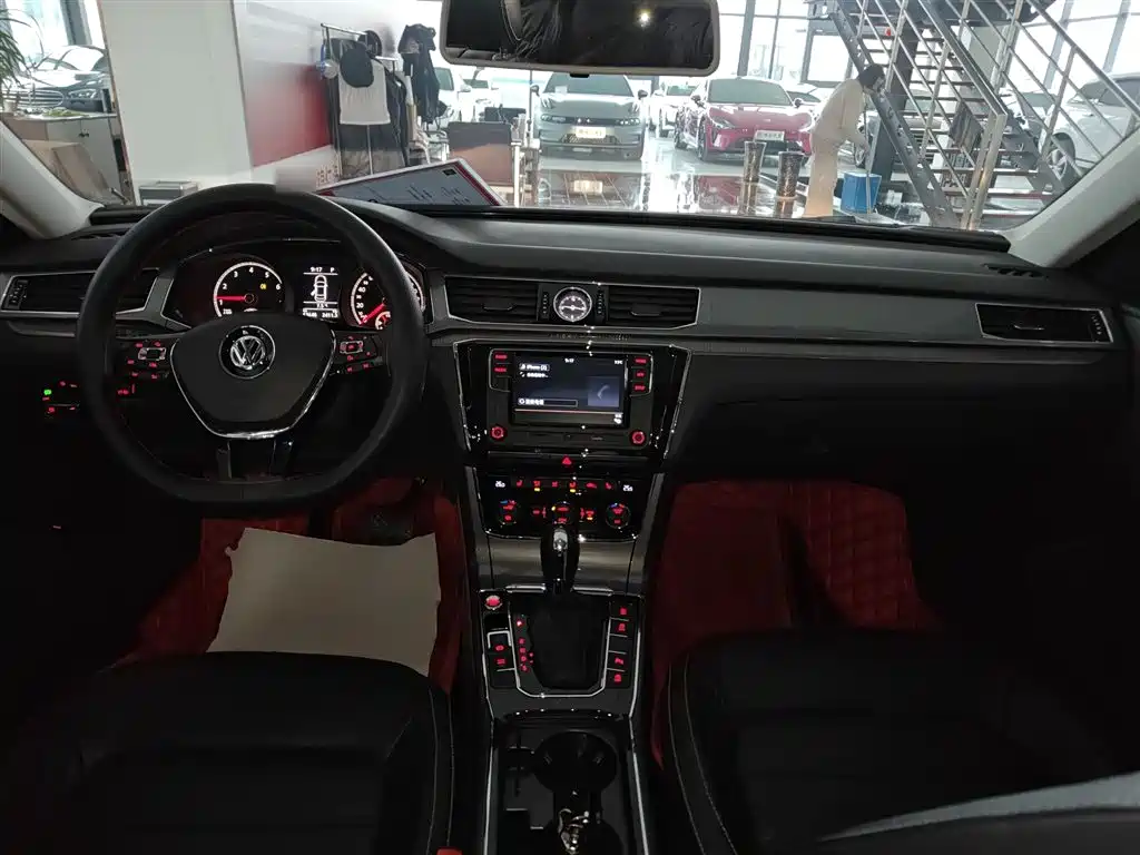 Volkswagen Passat 2017 330TSI DSG Prestige фото 7