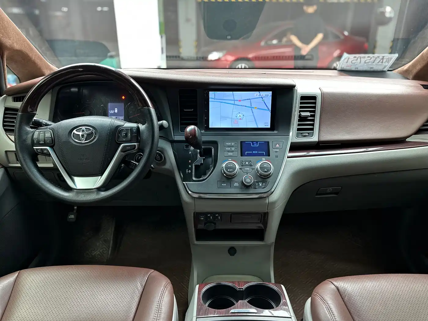 Toyota Sienna 2015 3.5L 4WD L фото 3