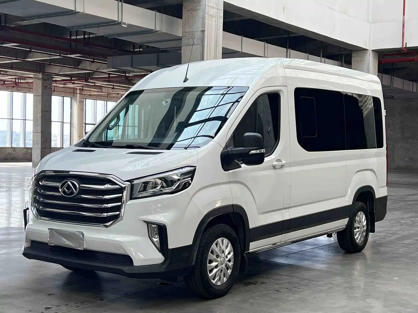 SAIC Maxus Xintu V90 2023 2022 2.0T Auto Zhida Operation RWD Long Wheelbase High Roof Single Rear Tire 9-Seater