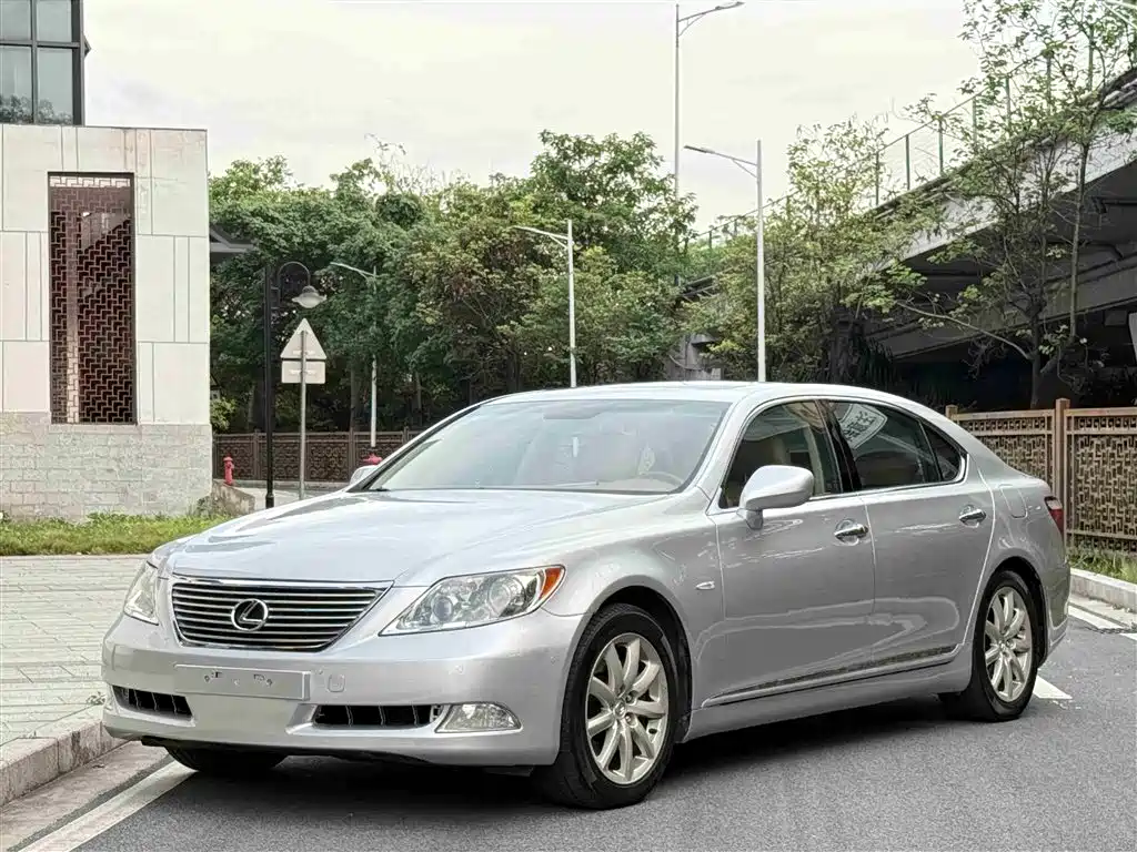 Lexus LS 2006 Model 460 фото 12