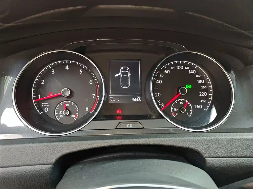 Volkswagen Golf 2017 230TSI Auto Comfort Millionth Anniversary Edition фото 12
