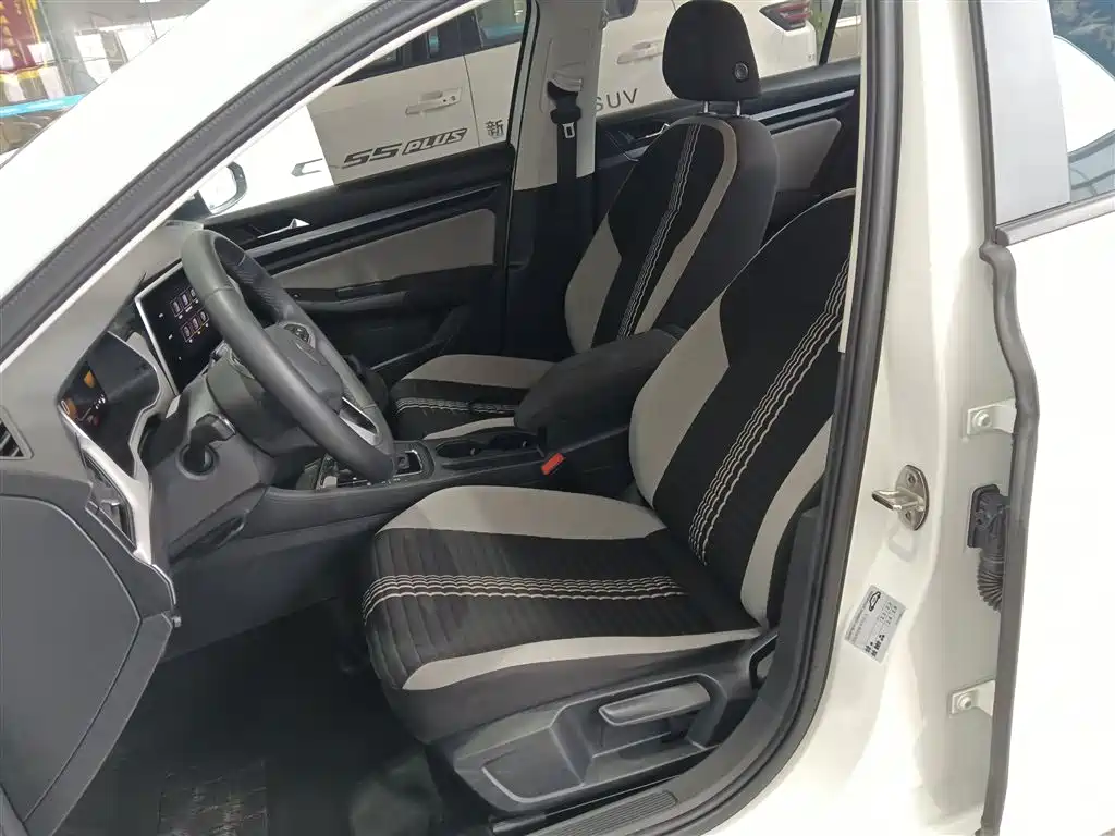 Volkswagen Bora 2024 200TSI DSG Smooth Ride Edition фото 12