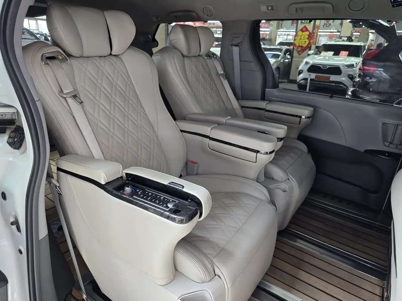 Toyota Sienna 2015 3.5L 4WD L фото 15