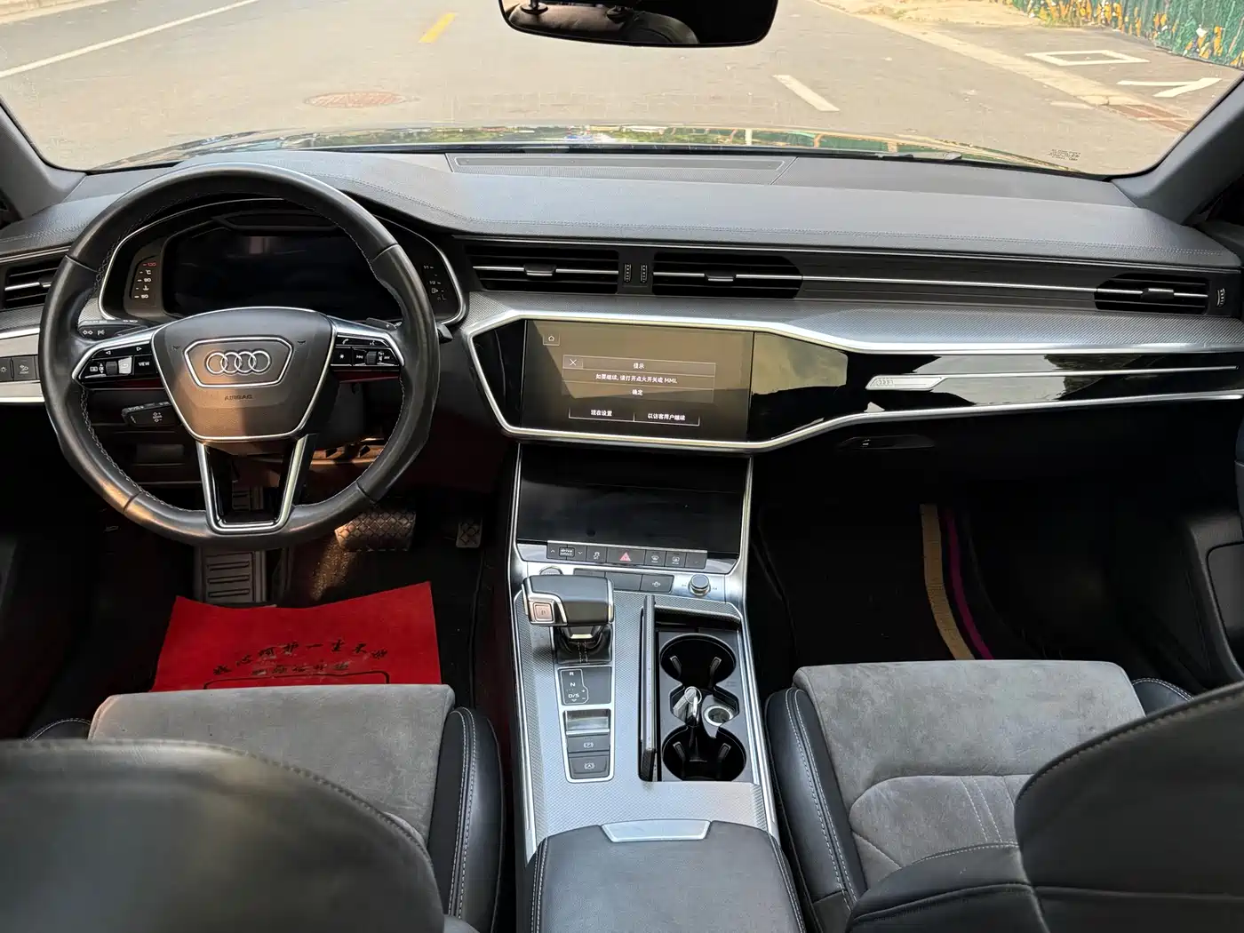 Фото 5 - Audi A6L
