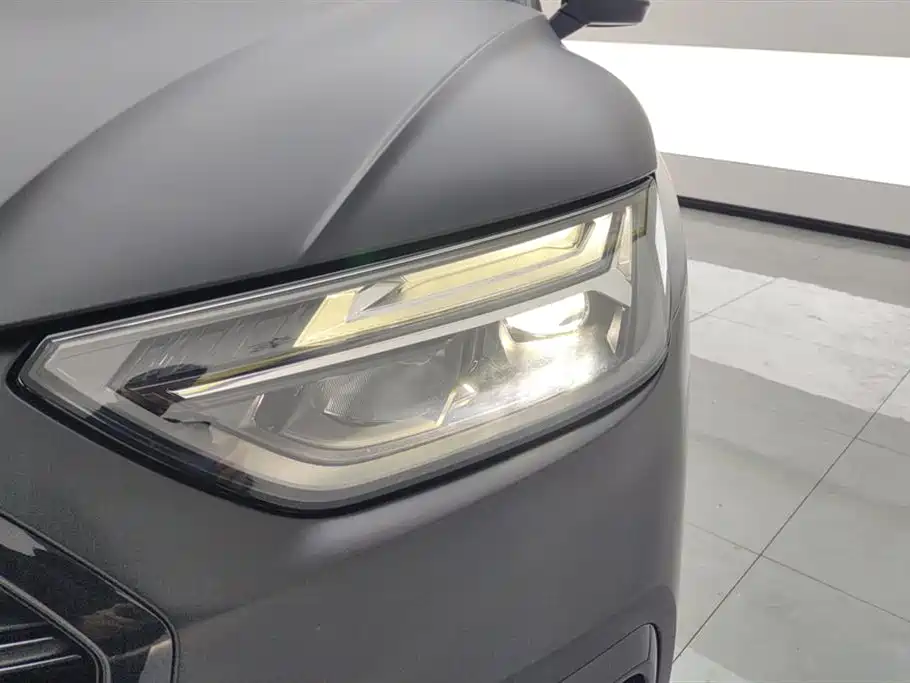 Audi Q5L 2023 40T Luxury Dynamic фото 5