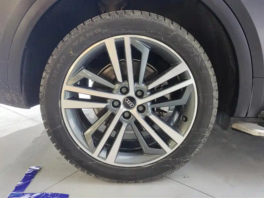 Audi Q5L 2023 40T Luxury Dynamic фото 6