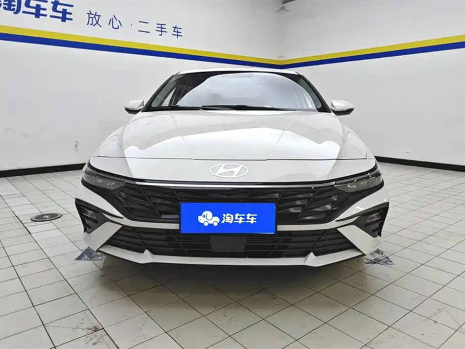 Hyundai Elantra 2023 1.5L CVT GLX Elite Edition фото 2