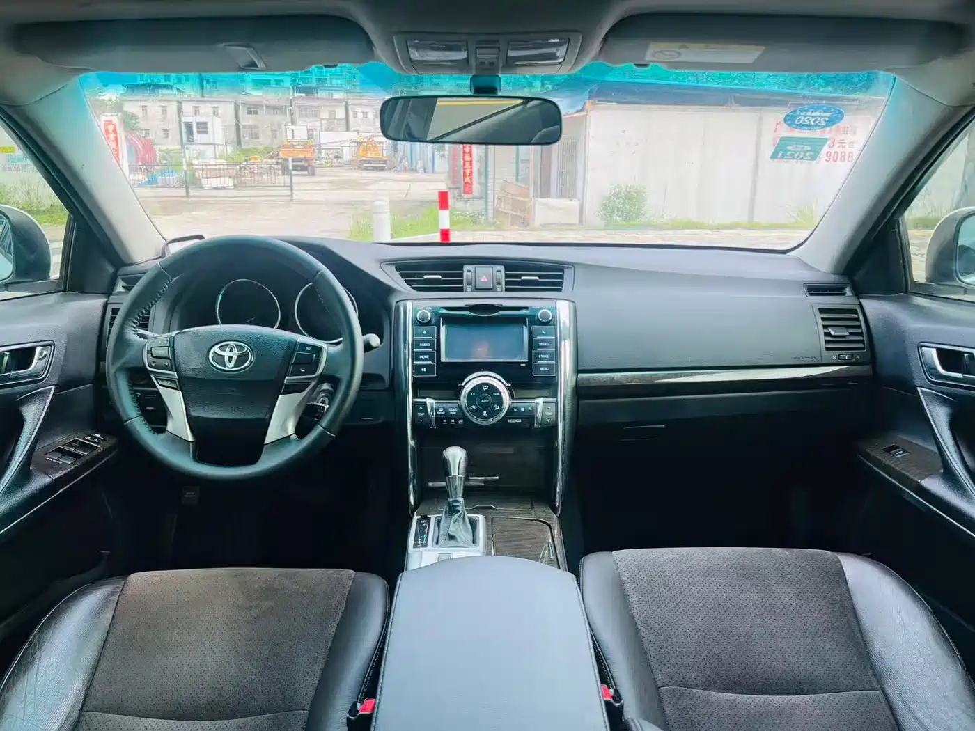 Toyota Reiz 2013 2.5V Premium Edition фото 10