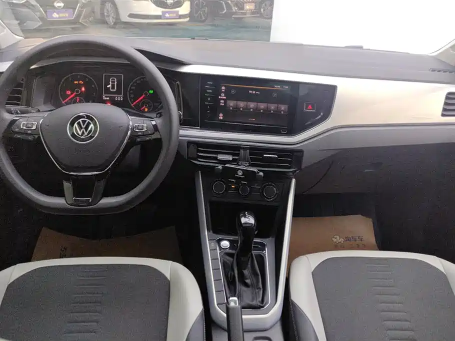 Volkswagen Polo 2021 Plus 1.5L Automatic Colorful Tech Edition фото 12