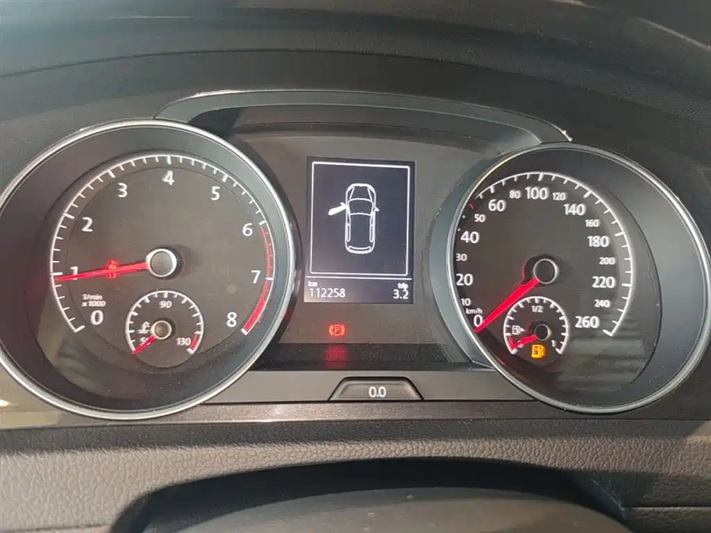 Volkswagen Golf 2017 1.6L Auto Comfort Millionth Edition фото 12