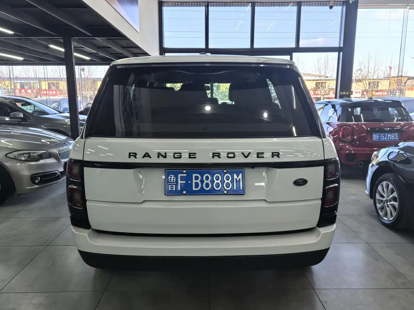 Land Rover Range Rover 2017 3.0 SC V6 Golden Age Edition фото 6