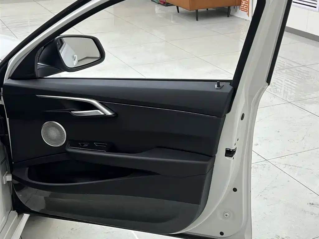 BMW 1 Series 2021 120i M Sport фото 17