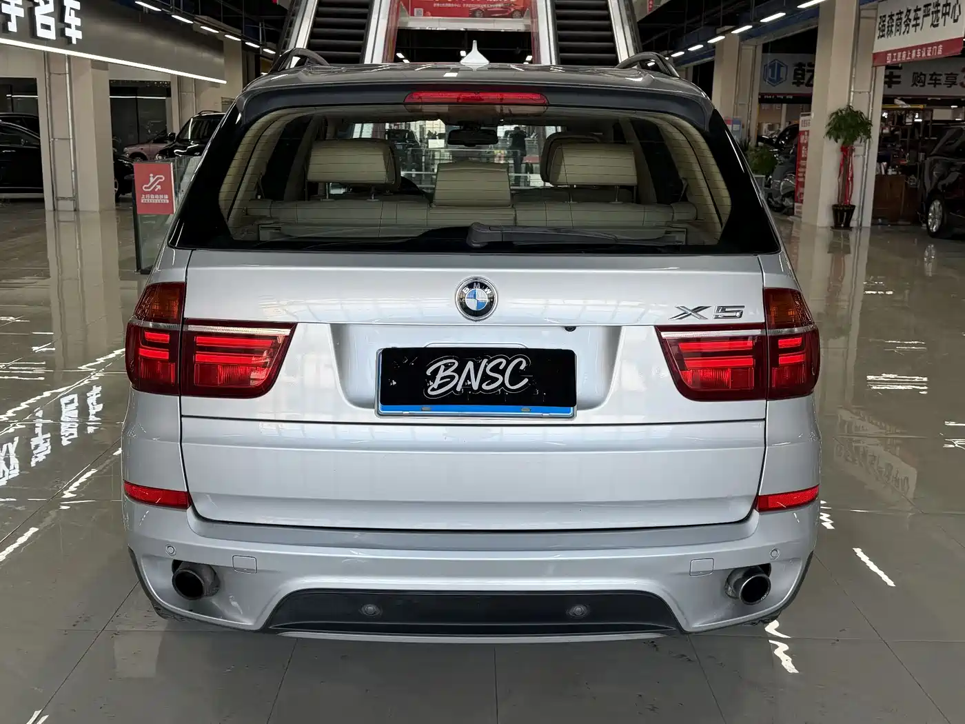 BMW X5 (Import) 2011 xDrive35i Leading Edition фото 2