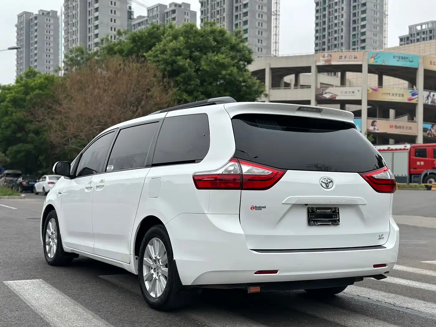 Toyota Sienna 2015 3.5L 4WD L фото 13