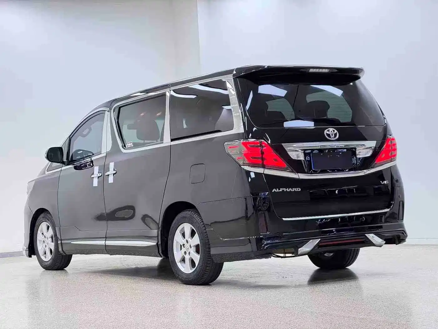 Toyota Alphard 2012 3.5L Luxury Edition фото 30