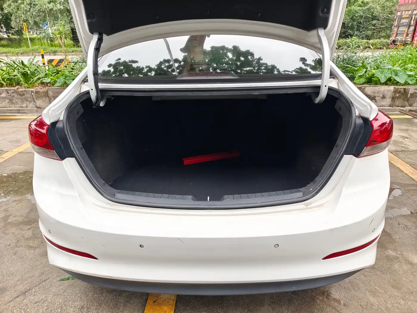 Hyundai Elantra 2016 Model 1.6L Automatic Smart Elite фото 21