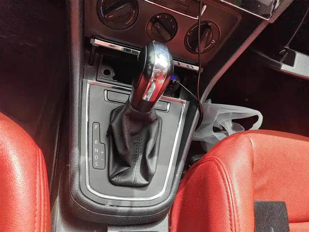 Volkswagen Bora 2018 1.5L Automatic Fashion фото 7