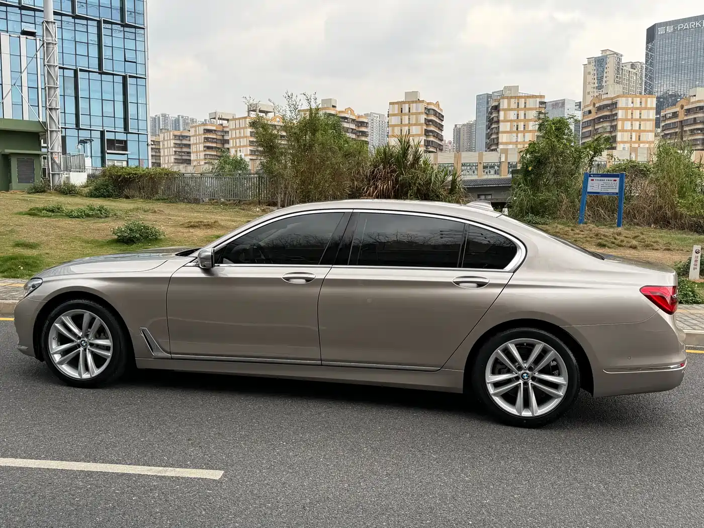 BMW 7 Series 2018 730Li Premium Type Excellence Package фото 7